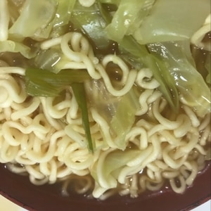 野菜たっぷり☆もやしとキャベツの味噌ラーメン